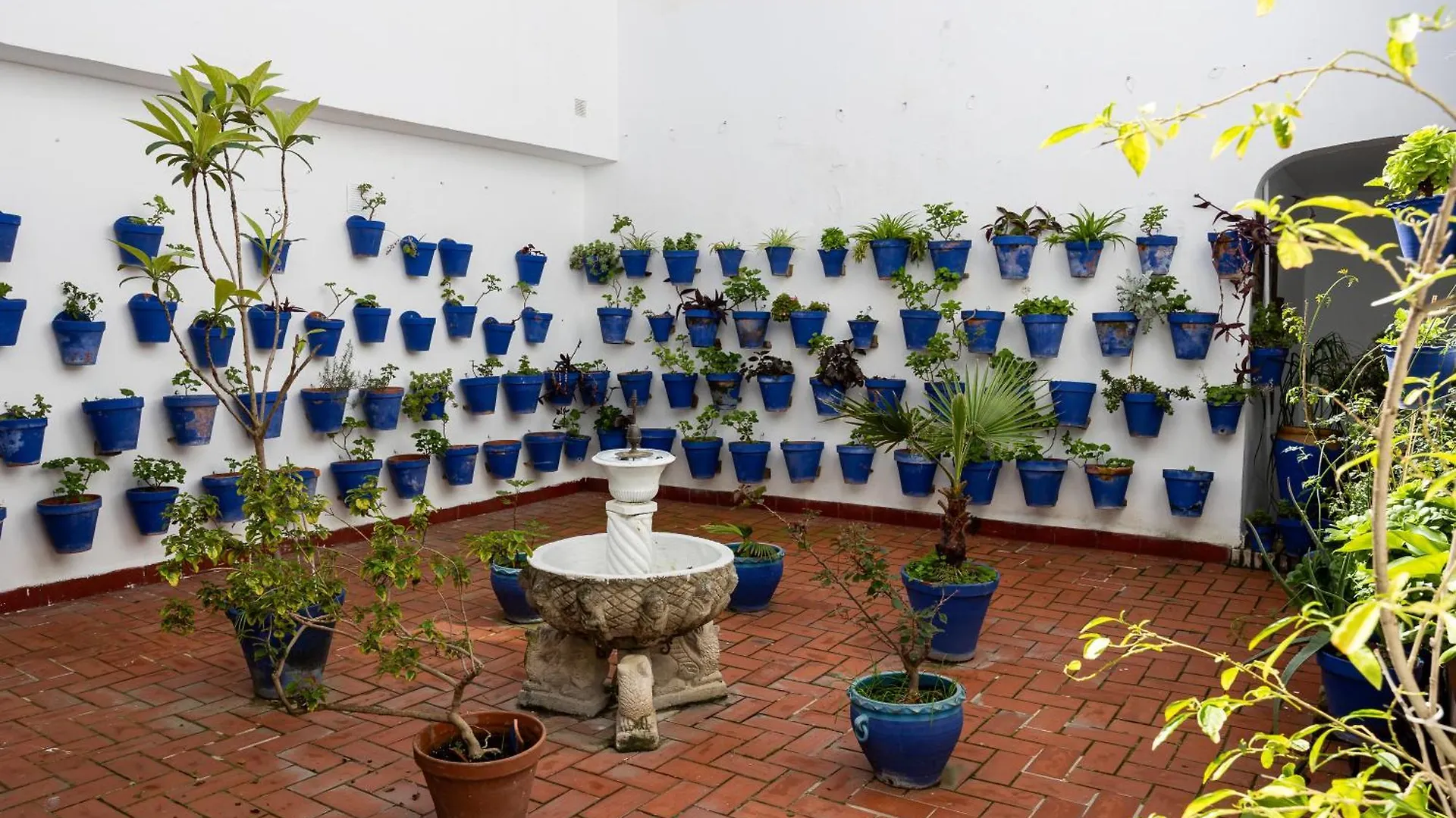La Calleja De La Corredera Córdoba